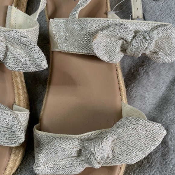 NWT GAP Kid's Sandals - Picture 4 of 7